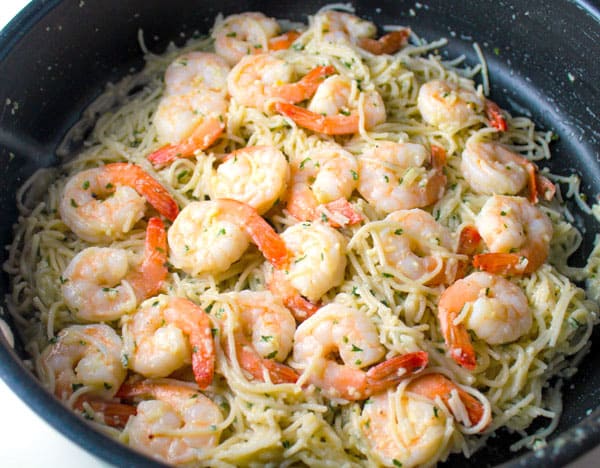 This Shrimp Scampi Pasta is super easy to make and is Gluten Free! We used Angel Hair Rice Pasta for this dish, so delicious! | Tastefulventure.com