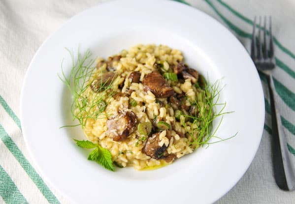 Putting a unique and totally flavorful spin on risotto with this Fennel Mushrooms Lemon and Mint Risotto!