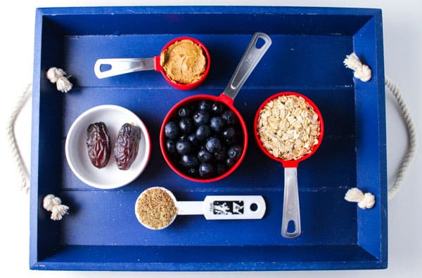ingredients for blueberry oatmeal smoothie