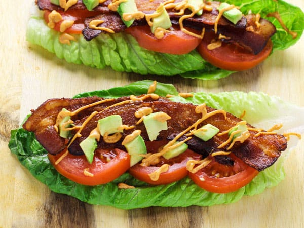 https://tastefulventure.com/wp-content/uploads/2016/12/Smokey-Chipotle-BLT-Wraps-2.jpg