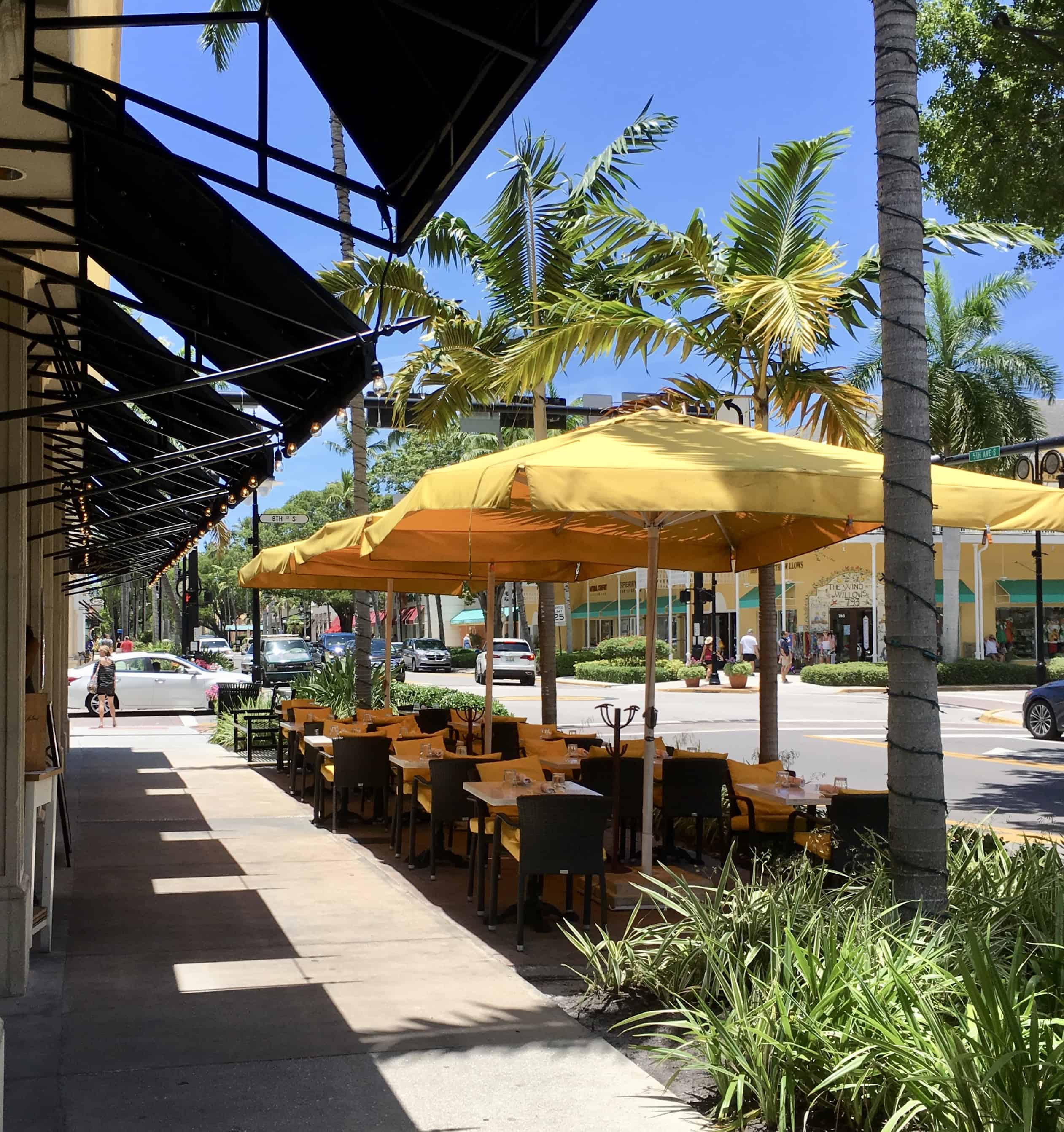 #ad How to spend 24 Hours In Naples, Florida! Take in the beautiful sunsets, enjoy fine dining, and shopping. There's something for everyone in Naples! | tastefulventure.com made in partnership with RedRoof.com #RoadtoPillow #RR #TapTapGo