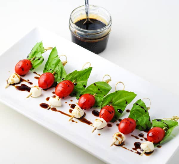 Easy Caprese Salad Bites, this is the perfect appetizer that everyone will love!
