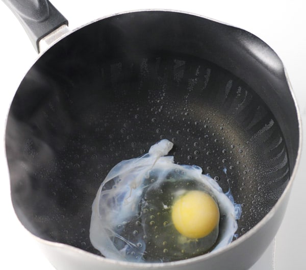 How To Perfectly Poach An Egg 