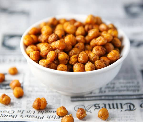 These Spicy Roasted Chickpeas are made with simple ingredients. This could be the perfect healthy snack!
