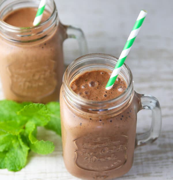 Healthy Chocolate Mint Smoothie