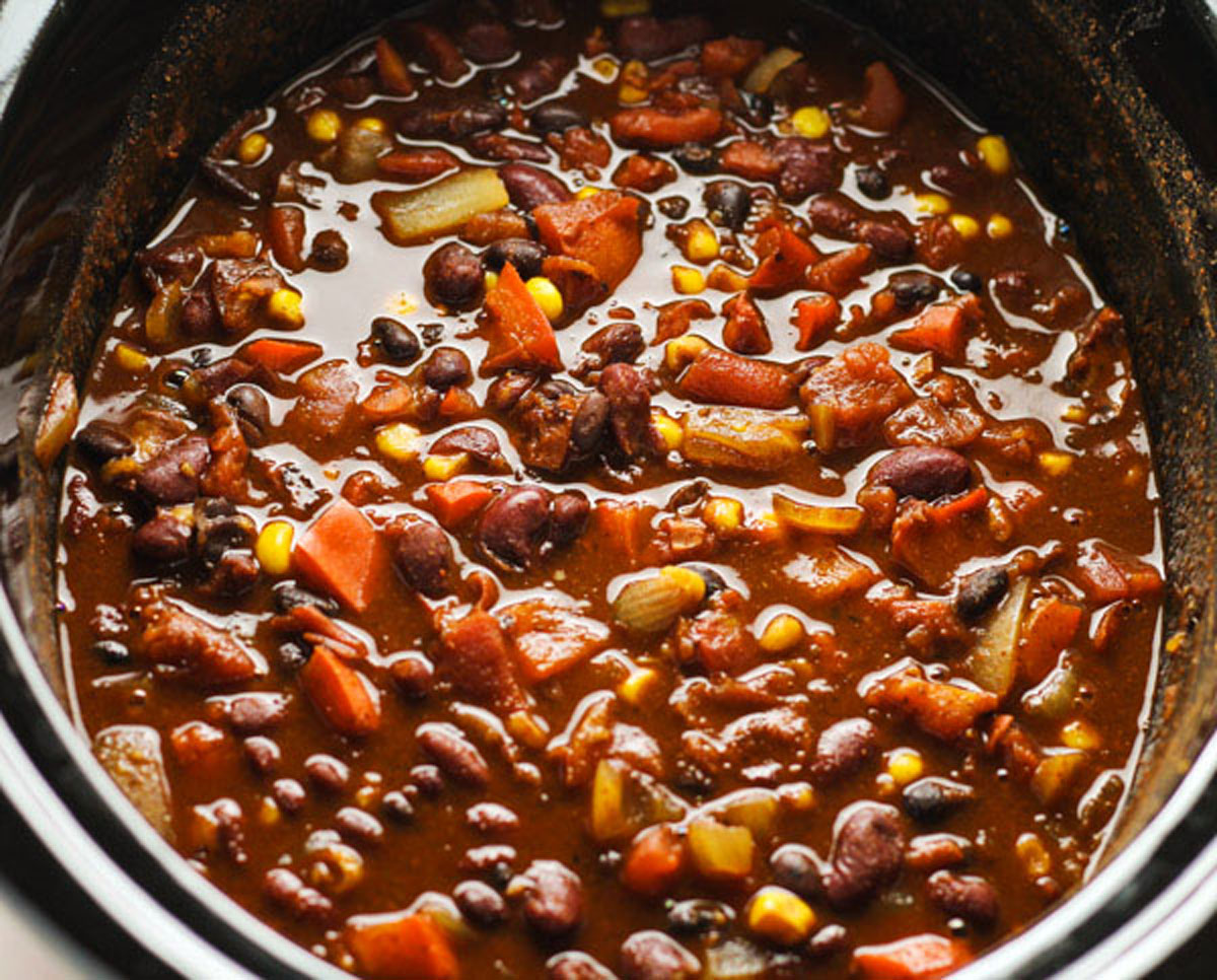 vegetarian chili in a slow cooker