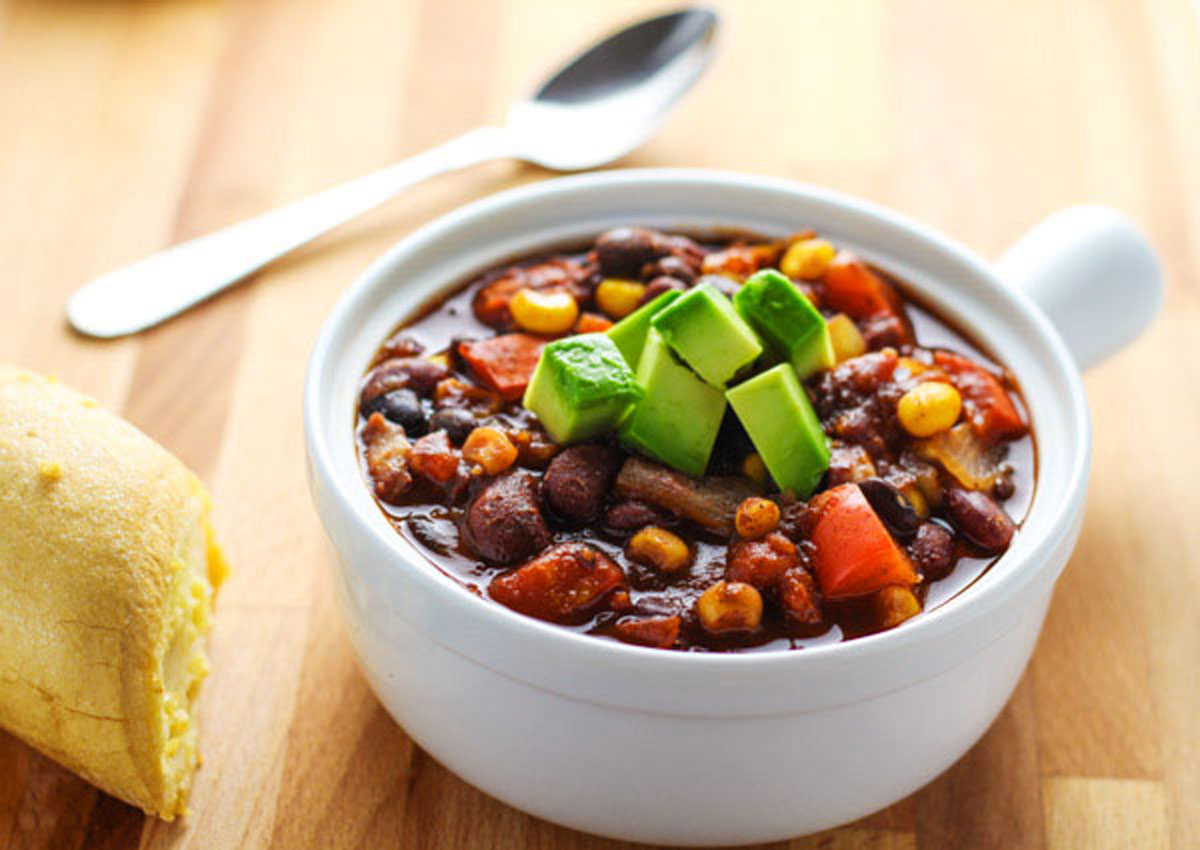 slow cooker vegetarian chili in a bowl