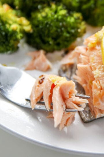 sheet pan lemon garlic salmon with broccoli